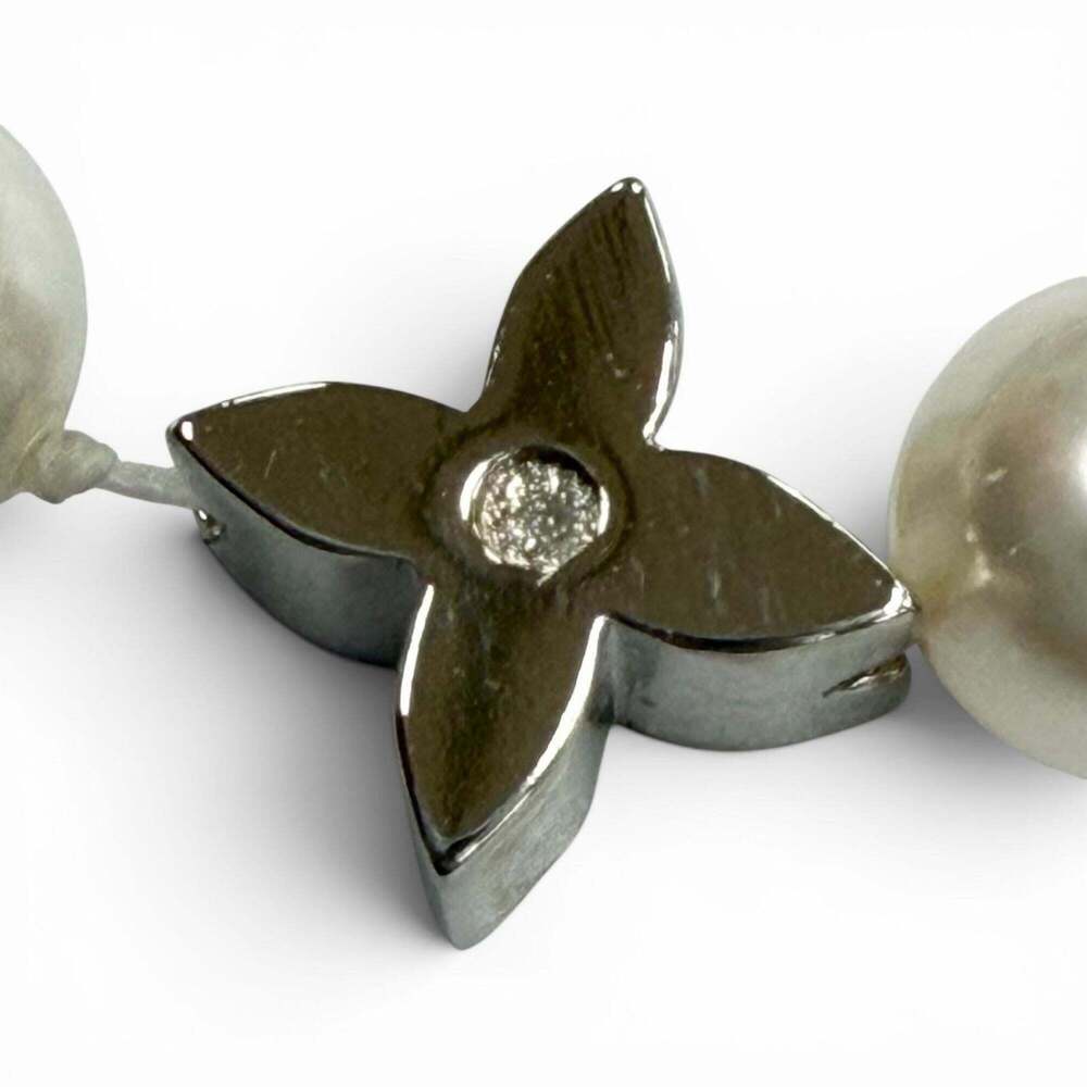 LOUIS VUITTON White Pearl Charm Bracelet - Picture 5 of 7